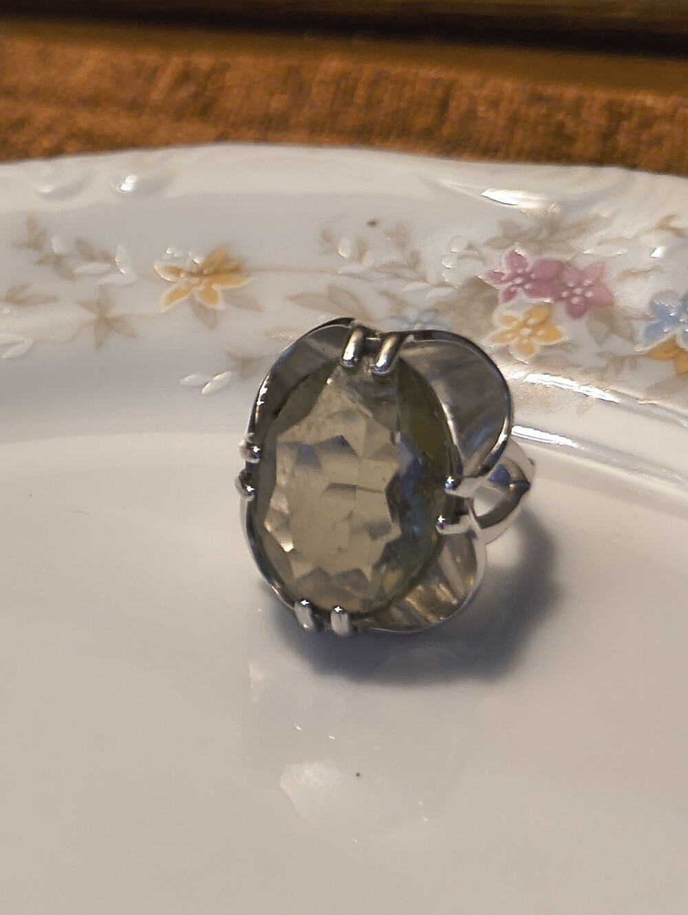 Vtg Signed Vargas 18K HGE White Gold Plate Gray Green  Faceted Glass 3.5 Ring